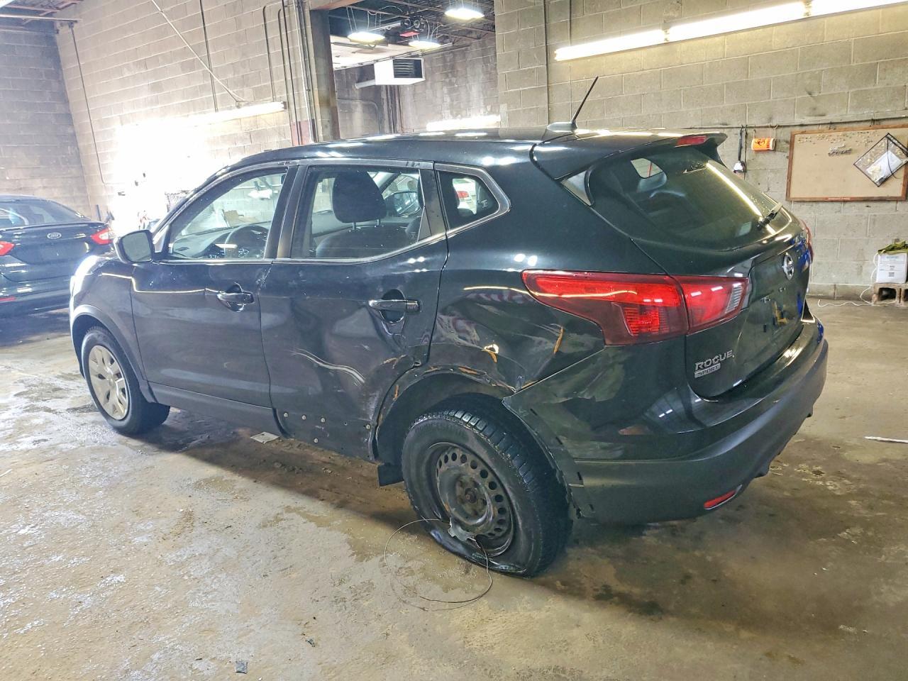 2018 Nissan Rogue Sport S - zdjęcie 2