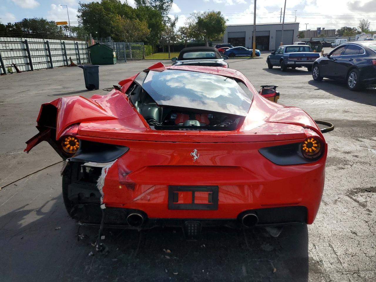 2016 Ferrari 488 Gtb - zdjęcie 6