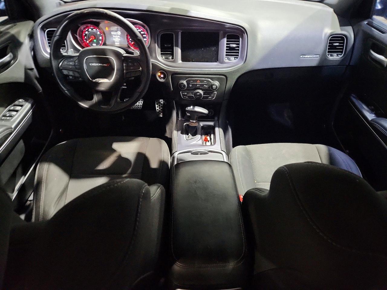 2016 Dodge Charger R - zdjęcie 8