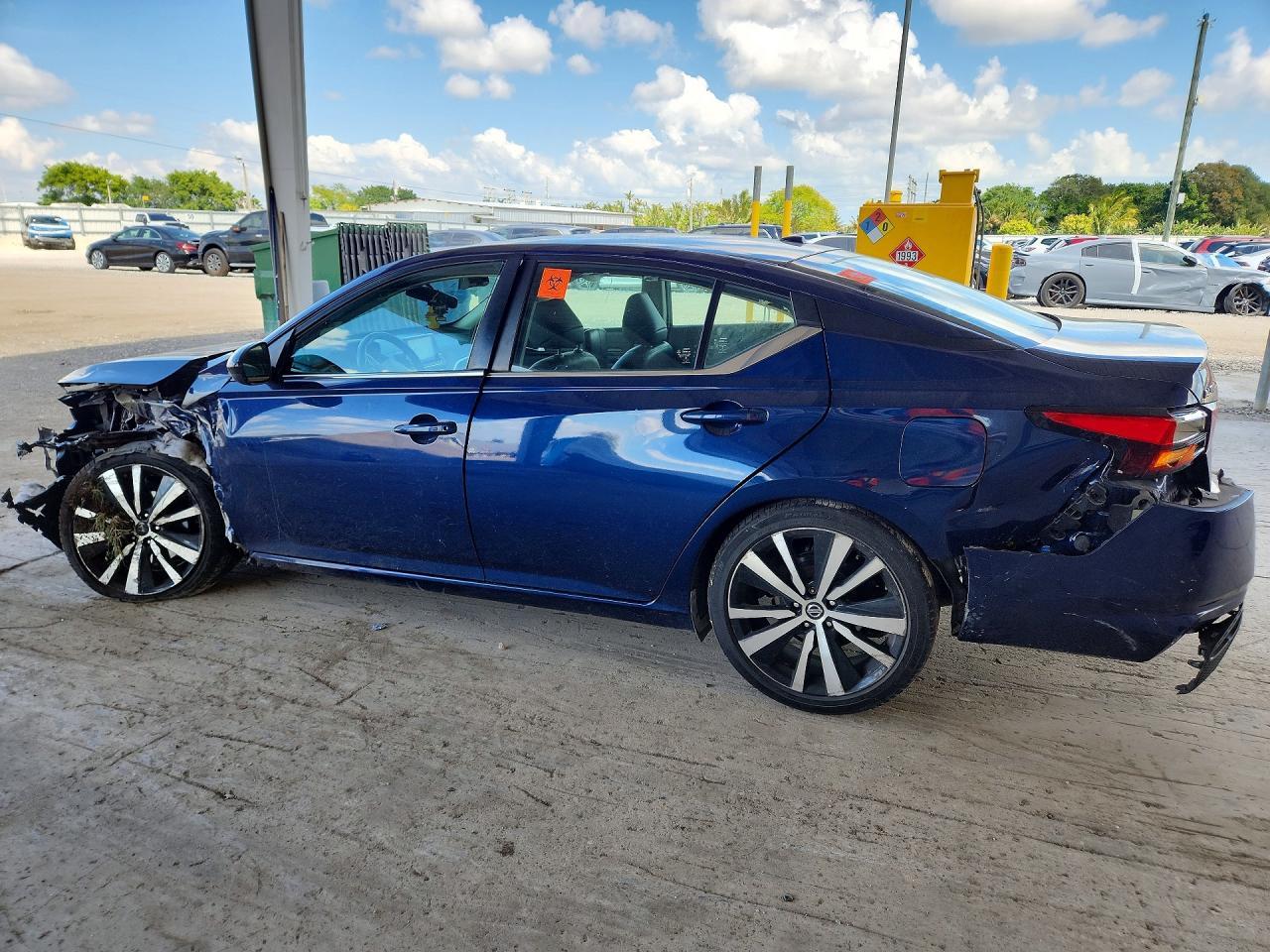 2021 Nissan Altima 2.5 Sr - zdjęcie 2