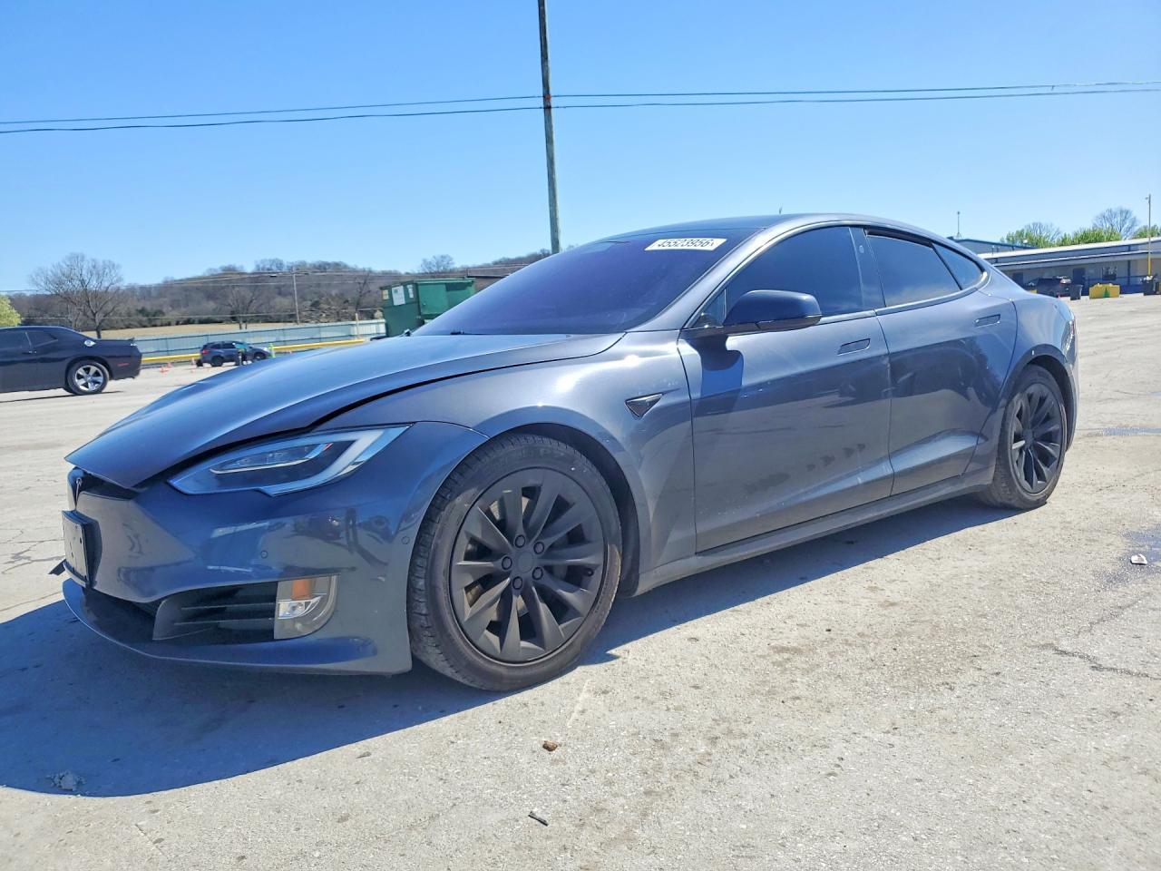 2017 Tesla Model S - zdjęcie główne