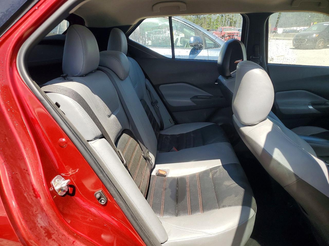 2021 Nissan Kicks Sr - zdjęcie 11