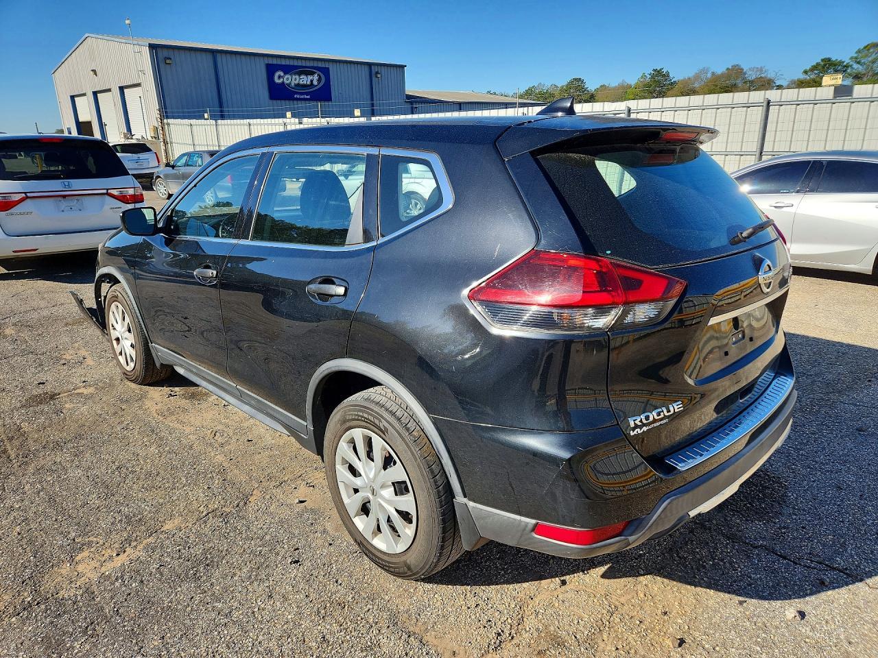 2018 Nissan Rogue S - zdjęcie 2