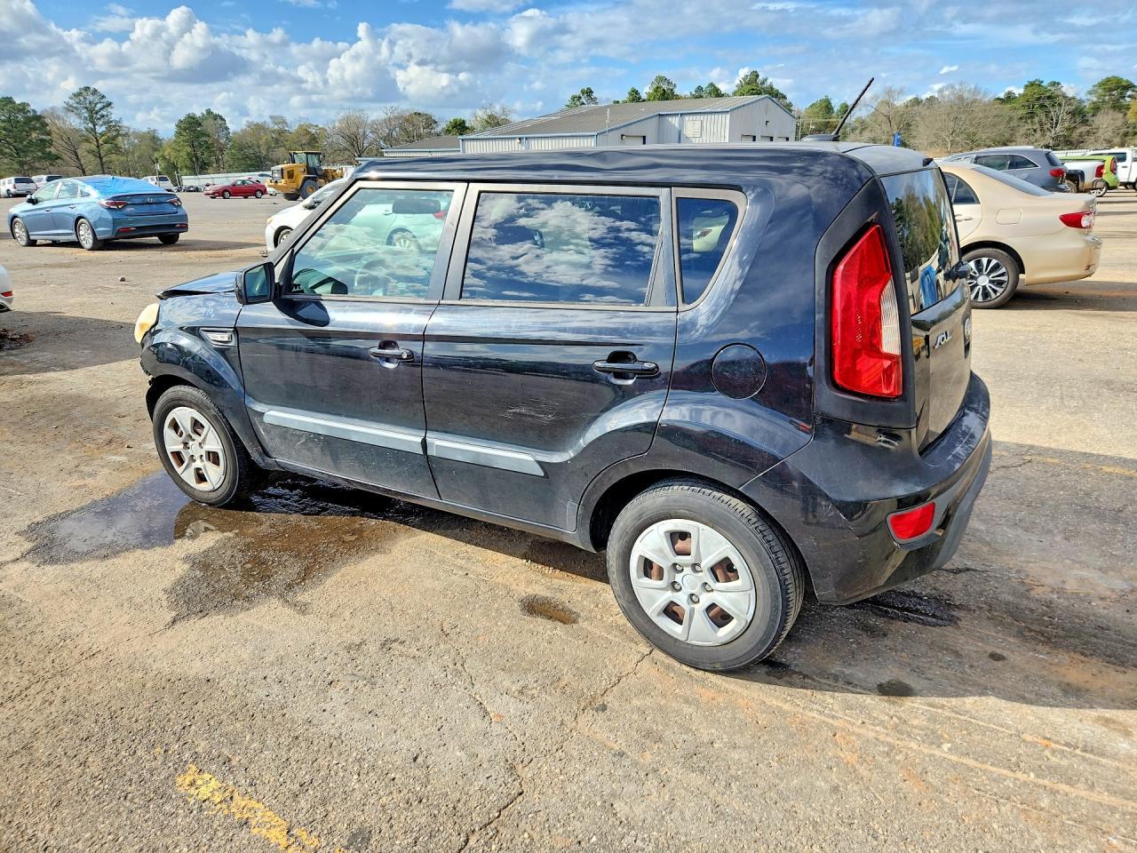 2013 Kia Soul Base - zdjęcie 2