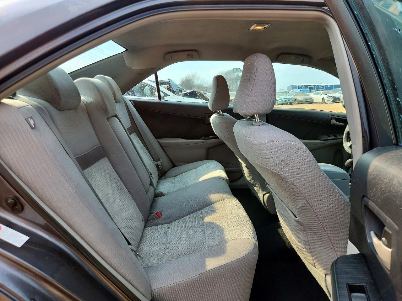 2013 Toyota Camry Le - zdjęcie 10