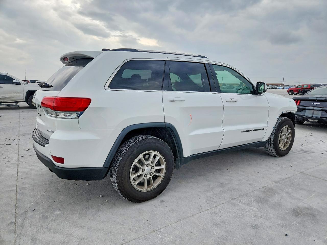 2018 Jeep Grand Cherokee - zdjęcie 3