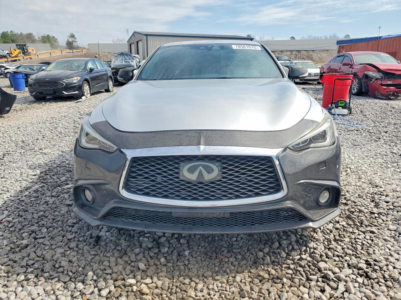 2017 Infiniti Q60 Red Sport 400 - zdjęcie 5