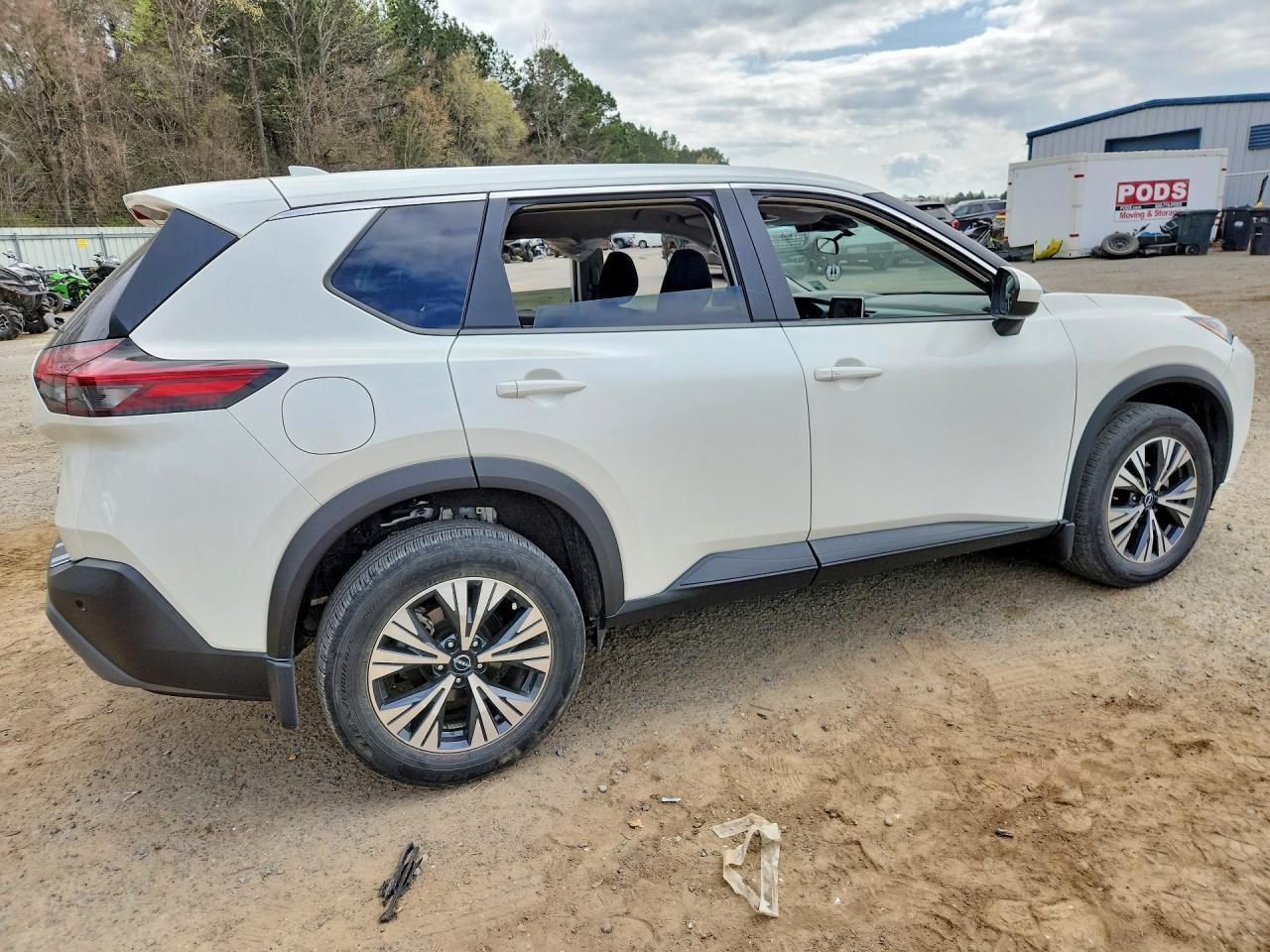 2023 Nissan Rogue Sv - zdjęcie 3