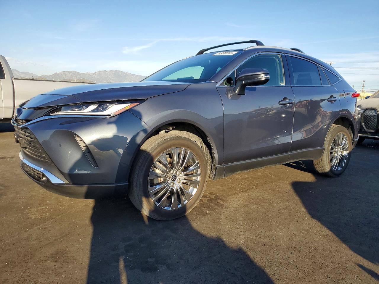 2022 Toyota Venza Xle - zdjęcie główne