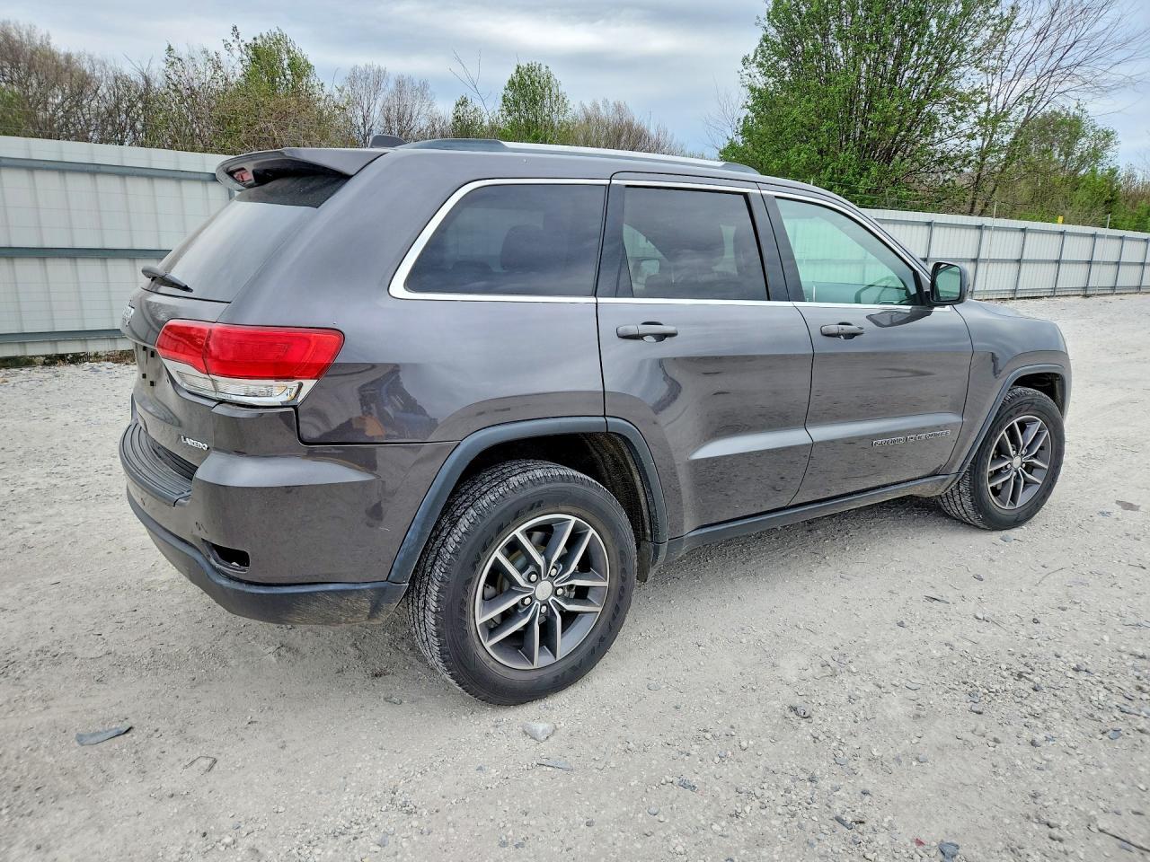2018 Jeep Grand Cherokee Laredo - zdjęcie 3
