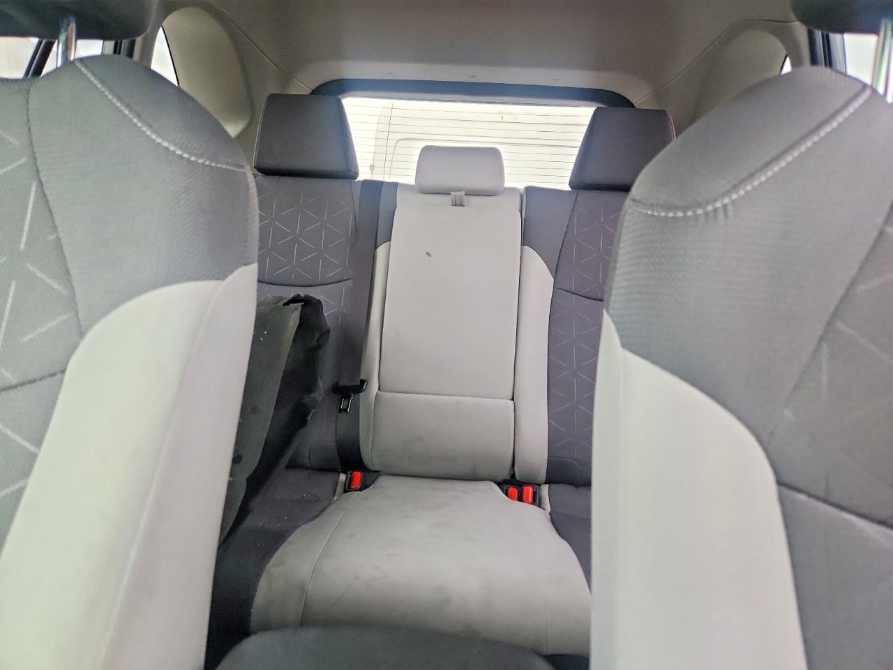2022 Toyota Rav4 Hybrid Xle - zdjęcie 10