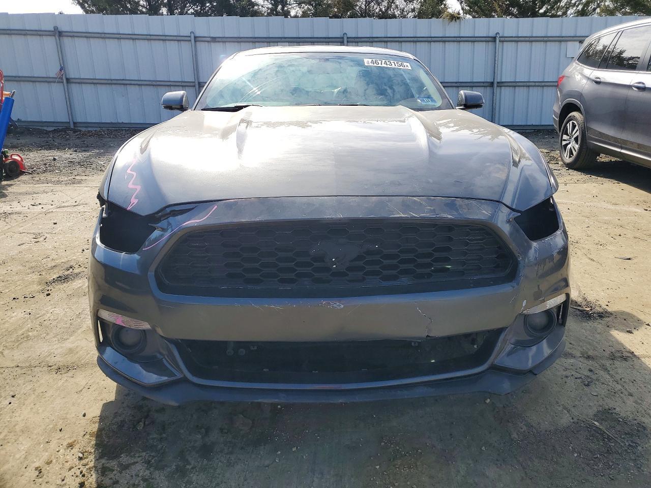 2015 Ford Mustang - zdjęcie 5