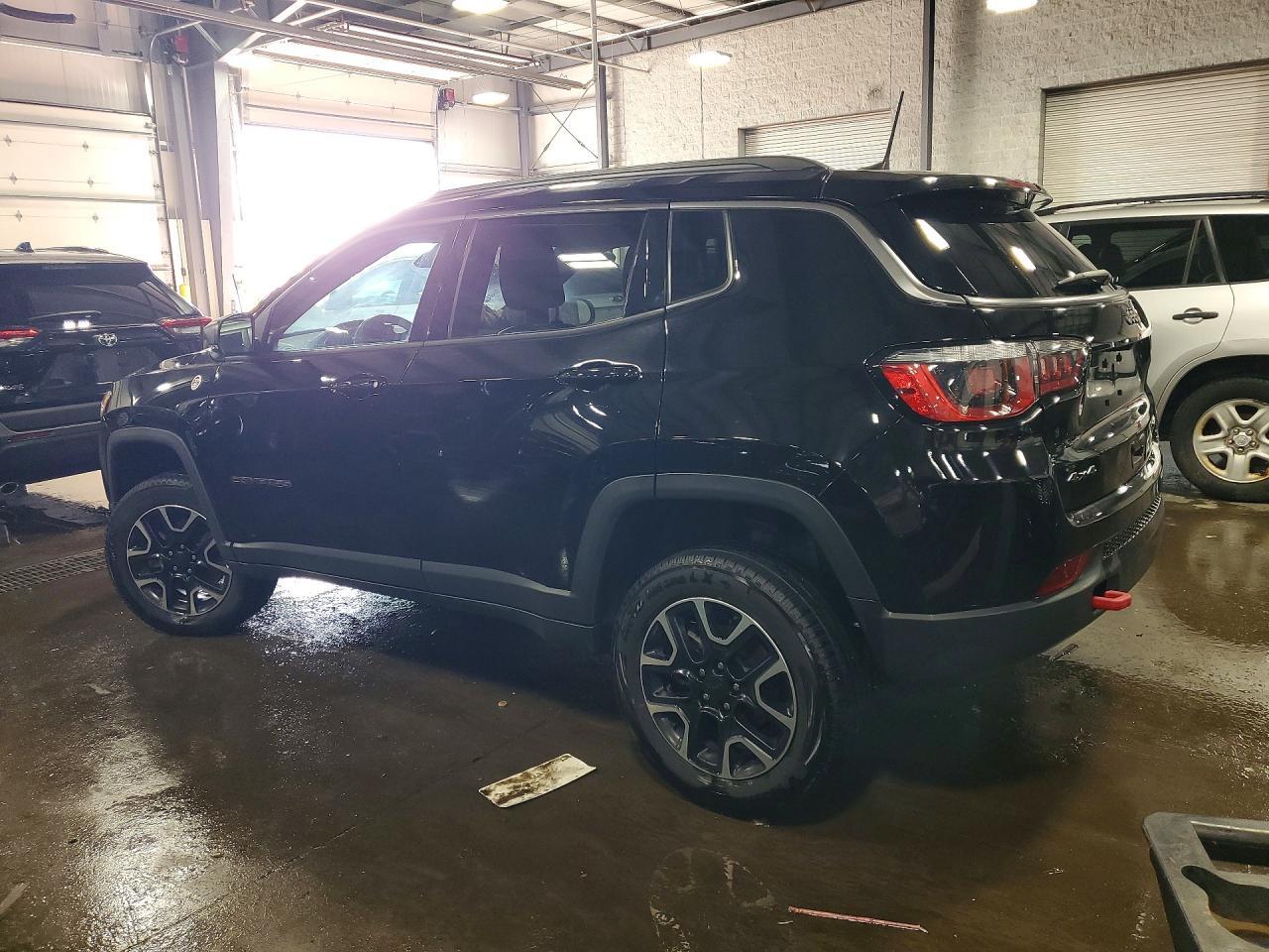 2019 Jeep Compass Trailhawk - zdjęcie 2