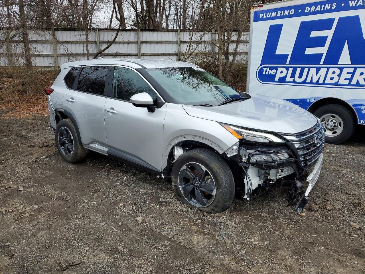 2025 Nissan Rogue Sv - zdjęcie 4