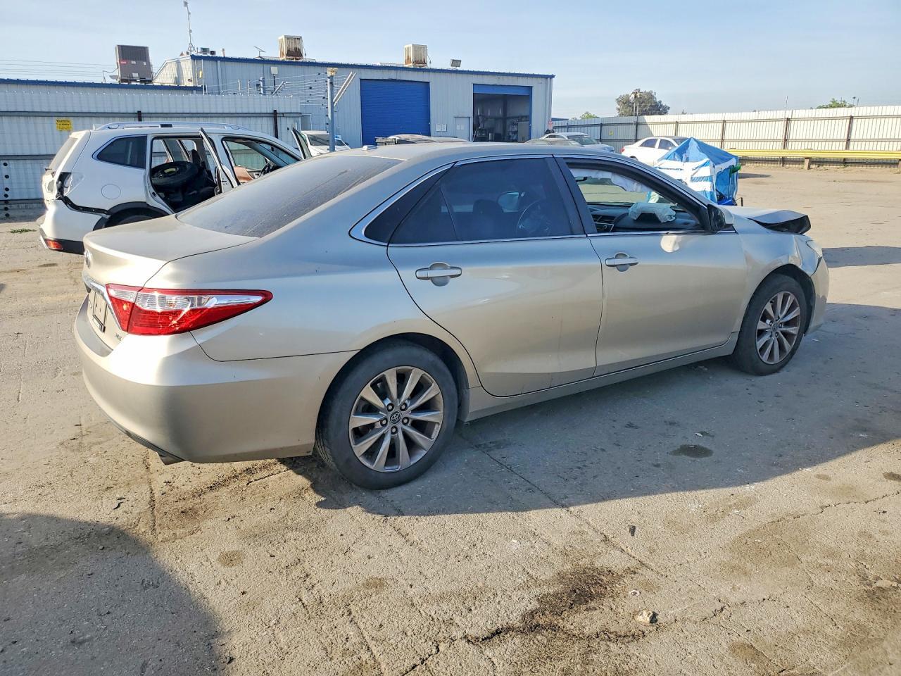 2015 Toyota Camry Xle - zdjęcie 3