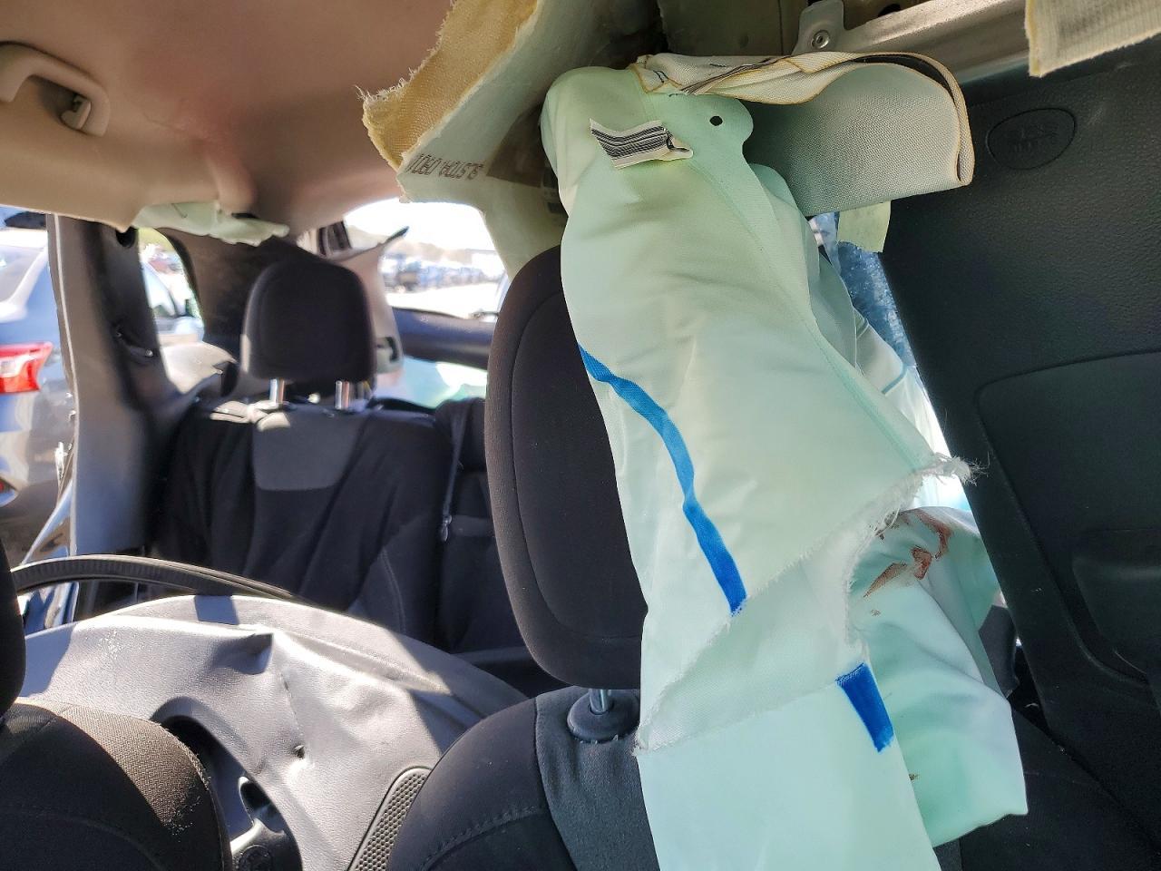 2016 Jeep Cherokee Sport - zdjęcie 10