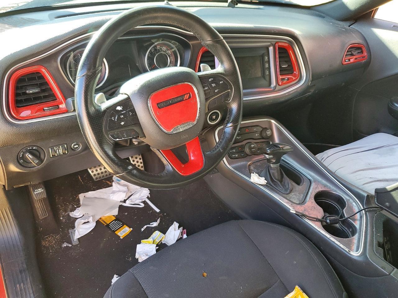 2016 Dodge Challenger R - zdjęcie 15