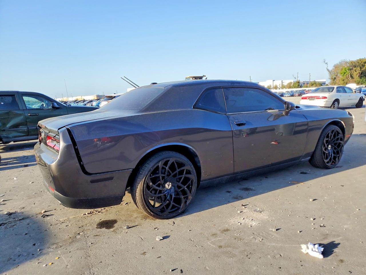 2016 Dodge Challenger Sxt - zdjęcie 3