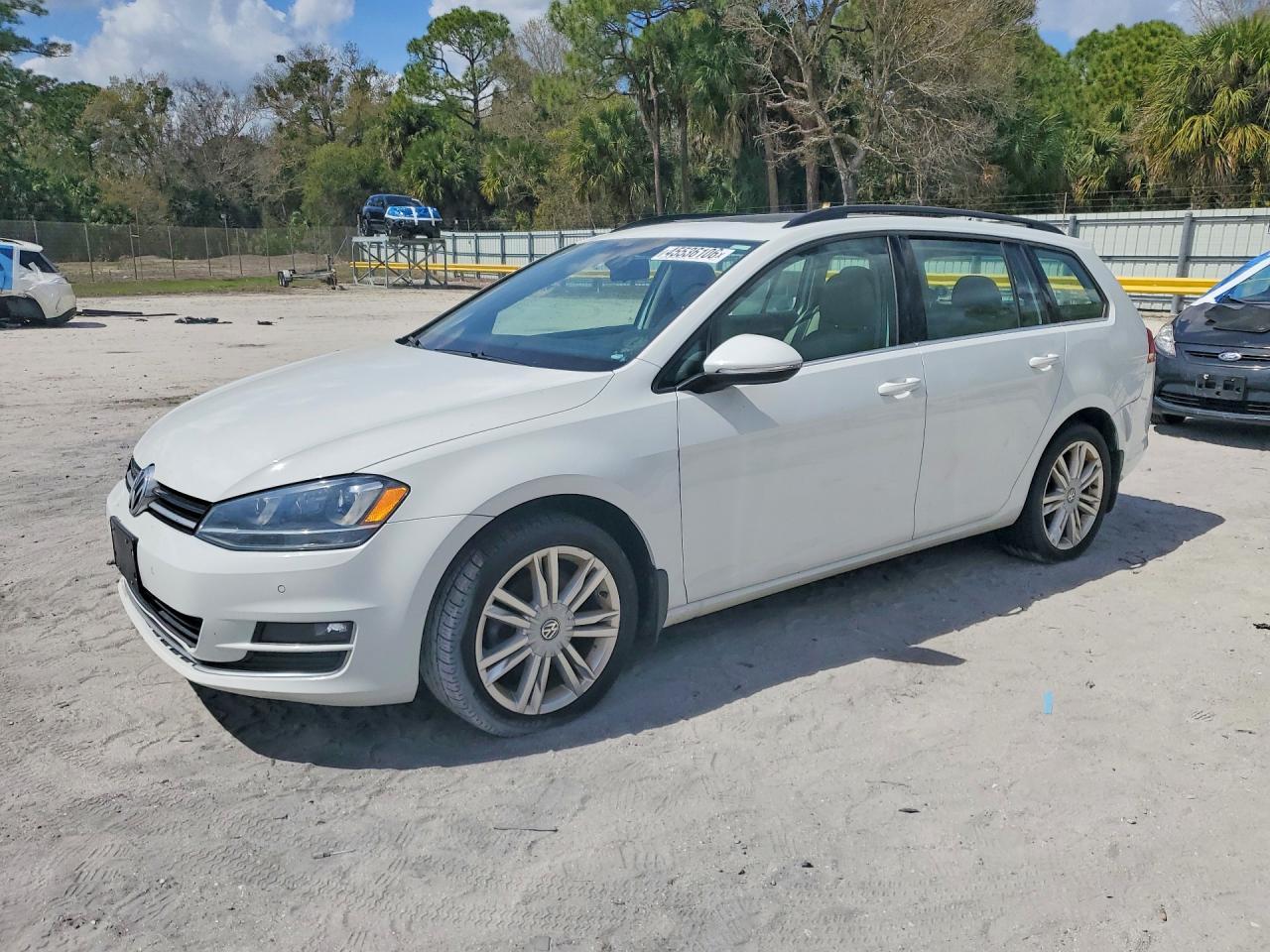 2015 Volkswagen Golf Sportwagen Tdi S - zdjęcie główne