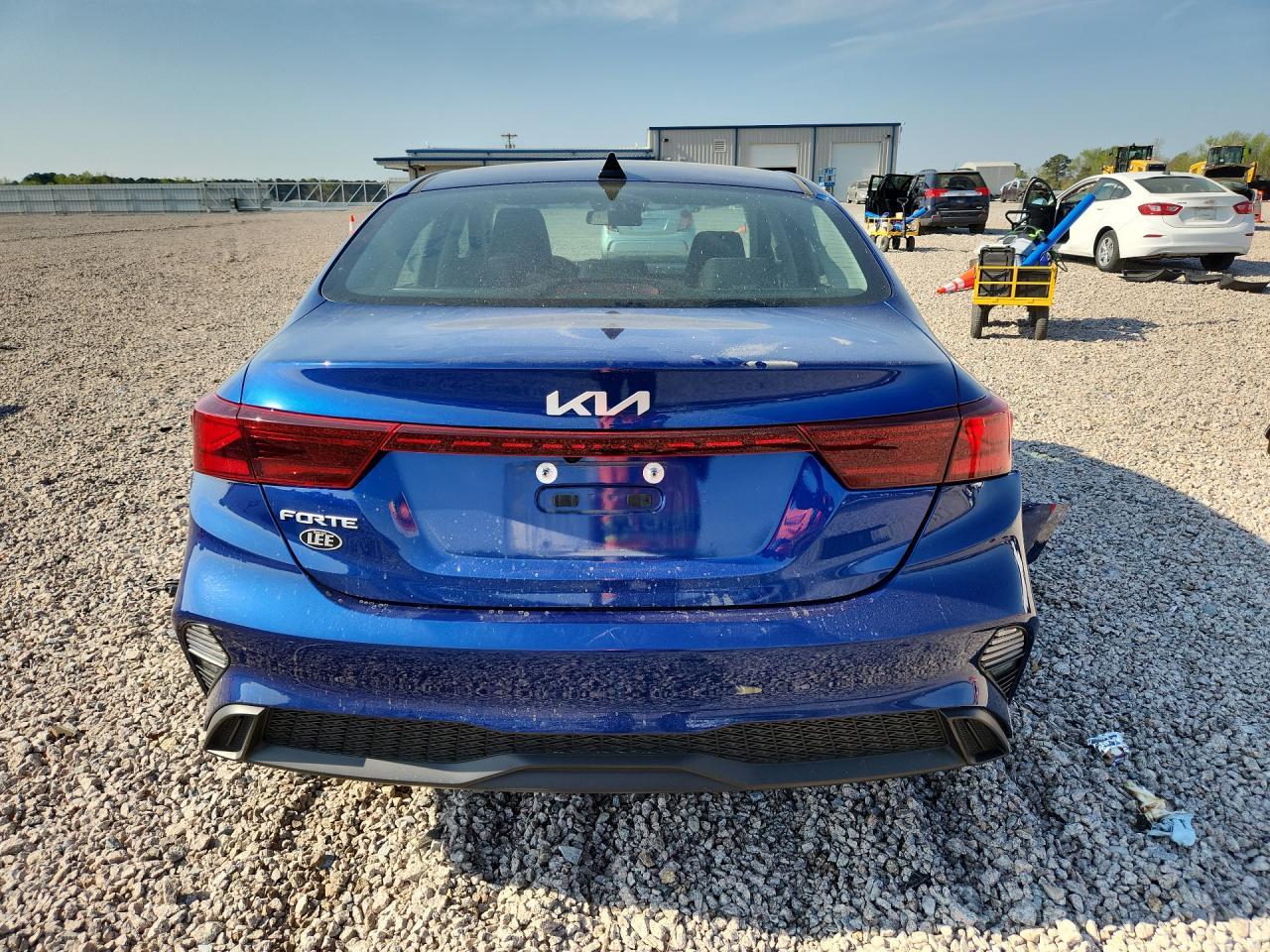 2024 Kia Forte Lxs - zdjęcie 6