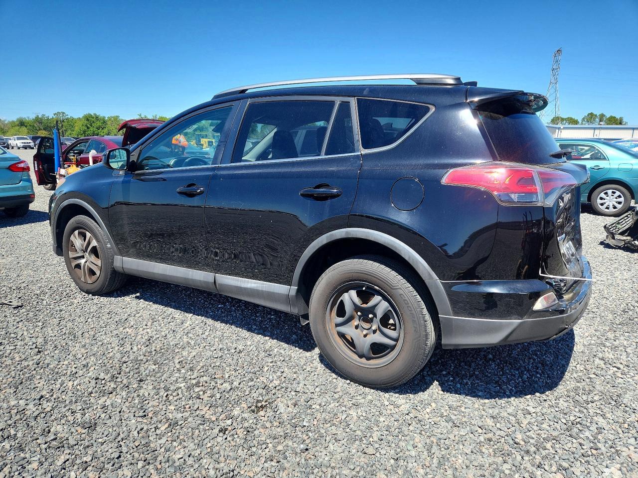 2018 Toyota Rav4 Le - zdjęcie 2