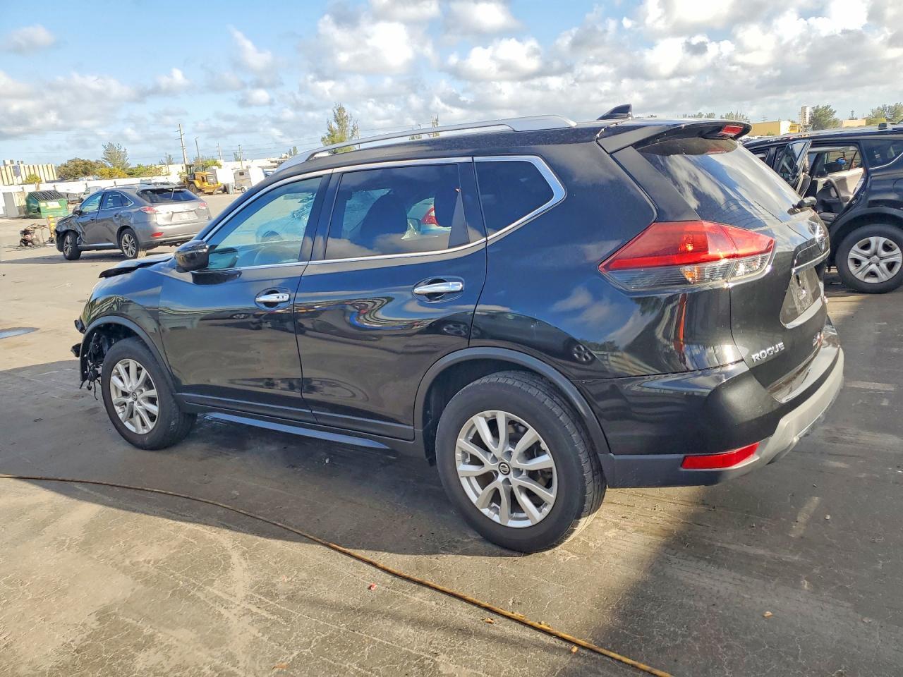2018 Nissan Rogue Sv - zdjęcie 2