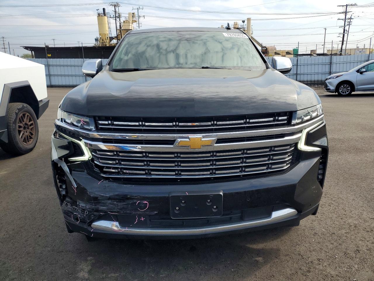 2023 Chevrolet Suburban C1500 Premier - zdjęcie 5