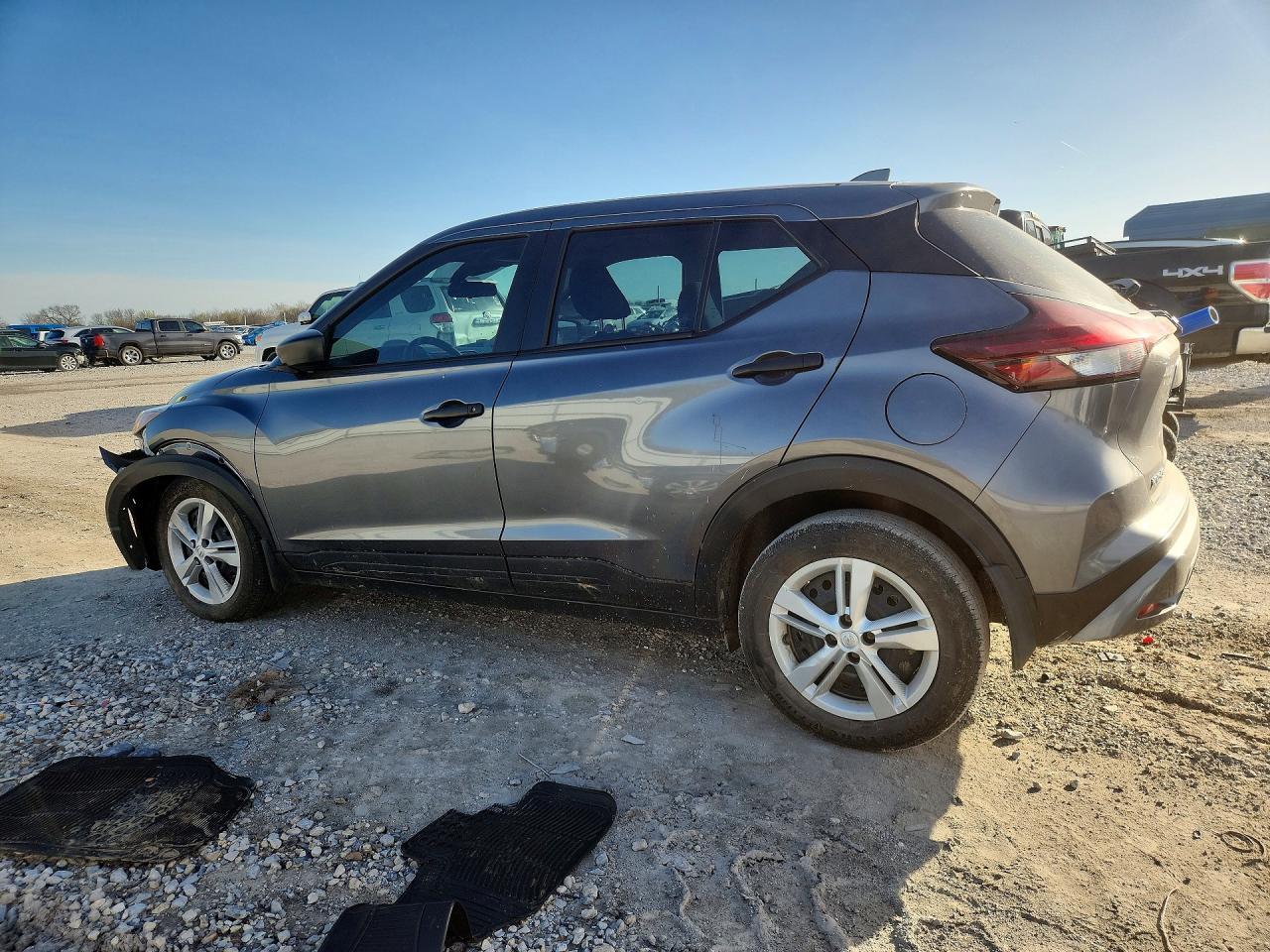 2024 Nissan Kicks S - zdjęcie 2