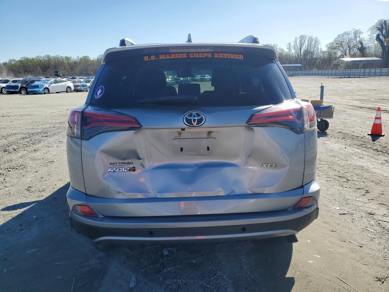 2017 Toyota Rav4 Xle - zdjęcie 6