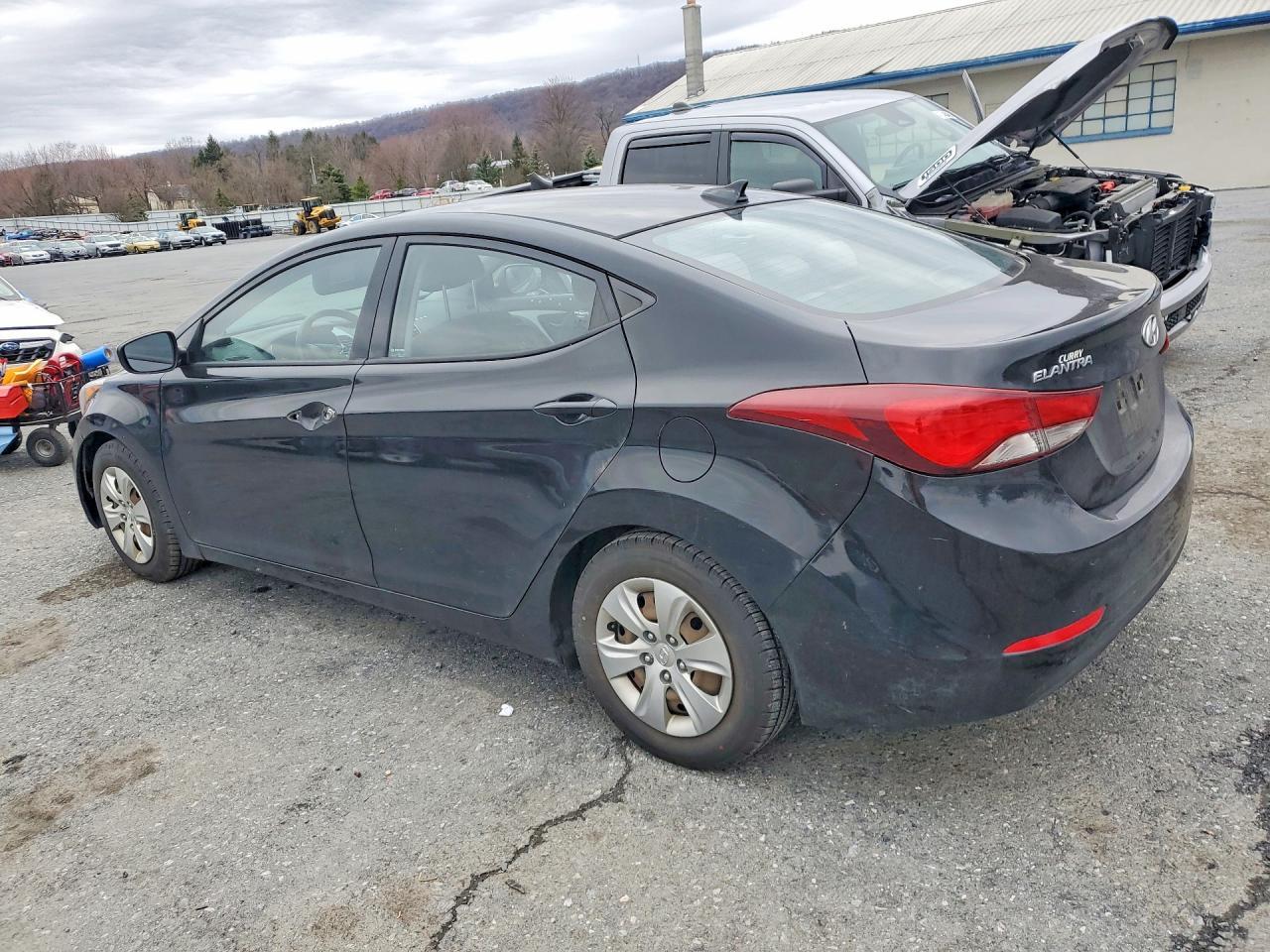 2016 Hyundai Elantra Se - zdjęcie 2