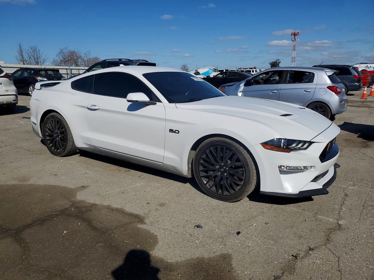 2020 Ford Mustang Gt - zdjęcie 4
