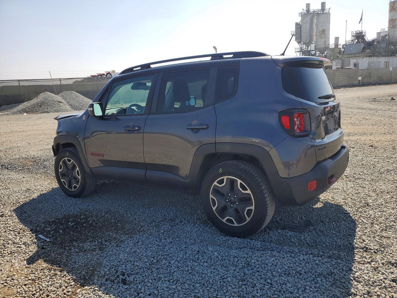 2017 Jeep Renegade Trailhawk - zdjęcie 2
