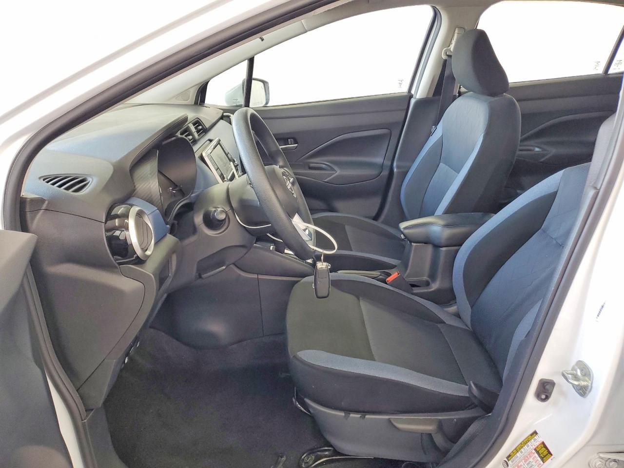 2025 Nissan Versa Sv - zdjęcie 7