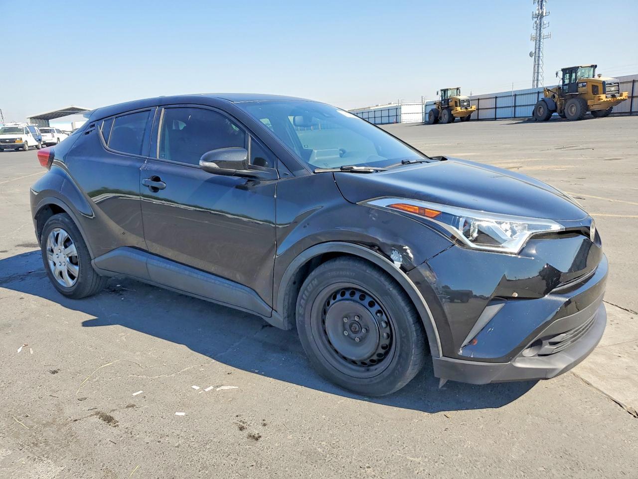 2019 Toyota C-Hr Le - zdjęcie 4