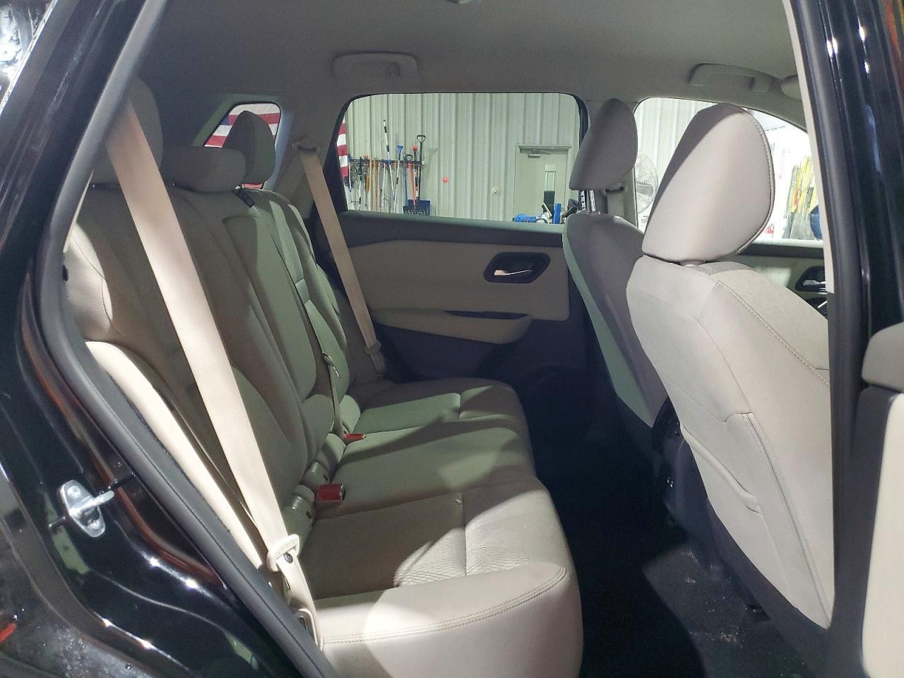 2025 Nissan Rogue Sv - zdjęcie 11