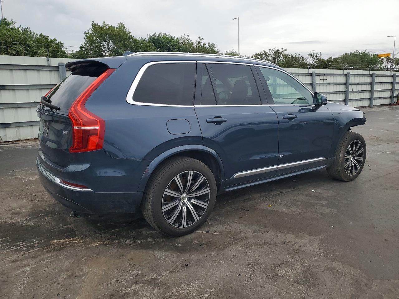 2025 Volvo Xc90 Core - zdjęcie 3