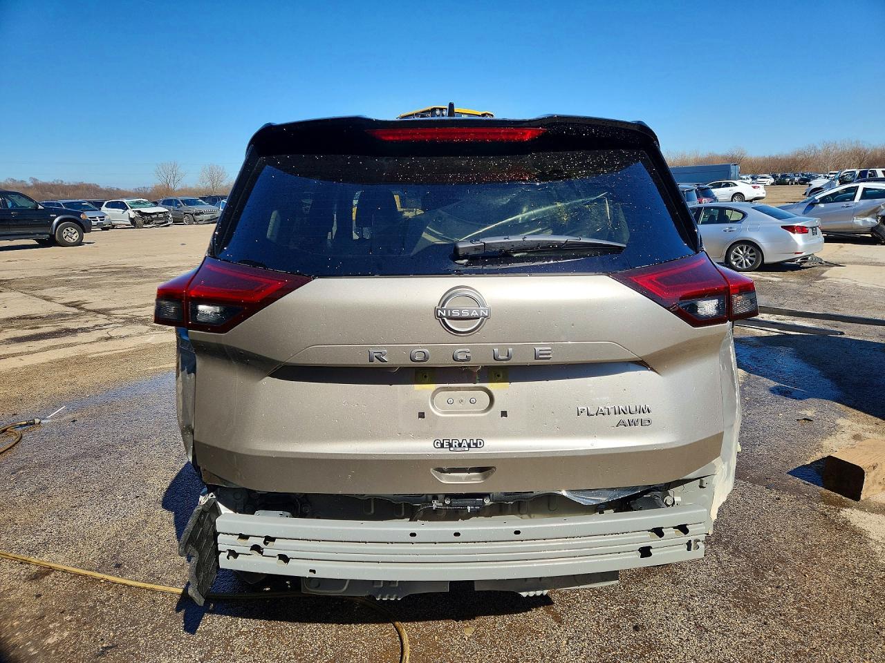 2025 Nissan Rogue Platinum - zdjęcie 6