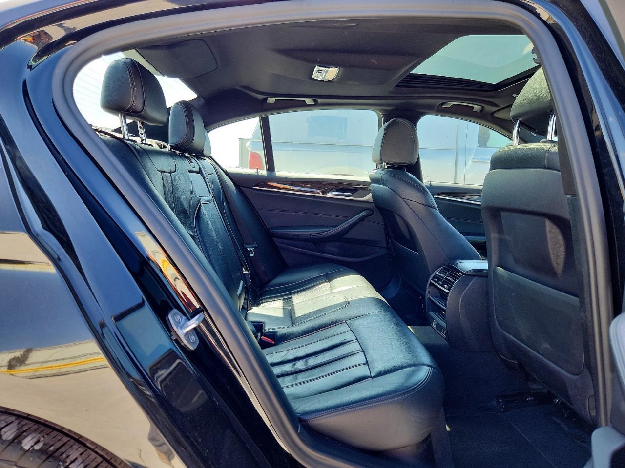 2020 BMW 530 I - zdjęcie 10