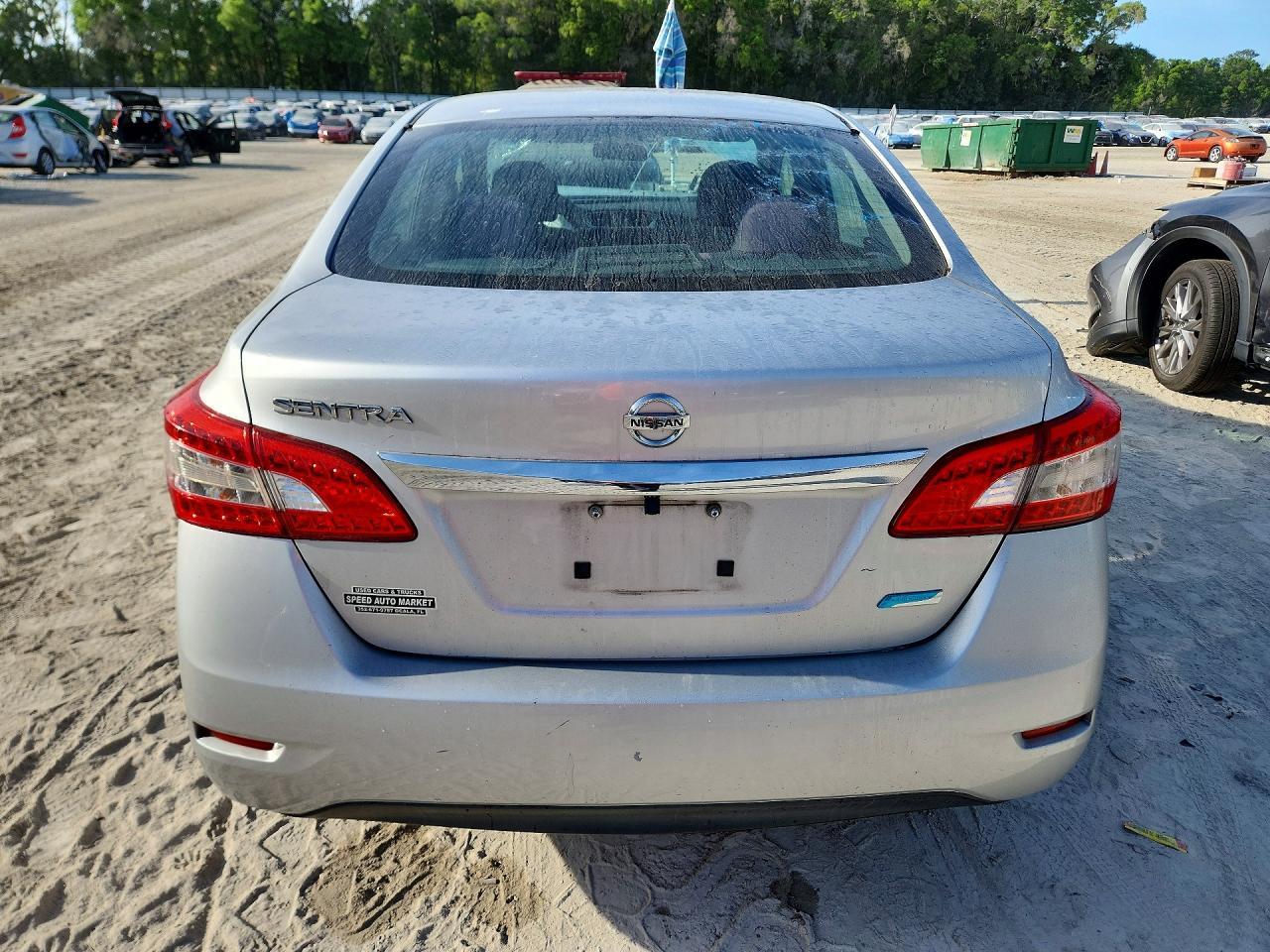 2014 Nissan Sentra S - zdjęcie 11