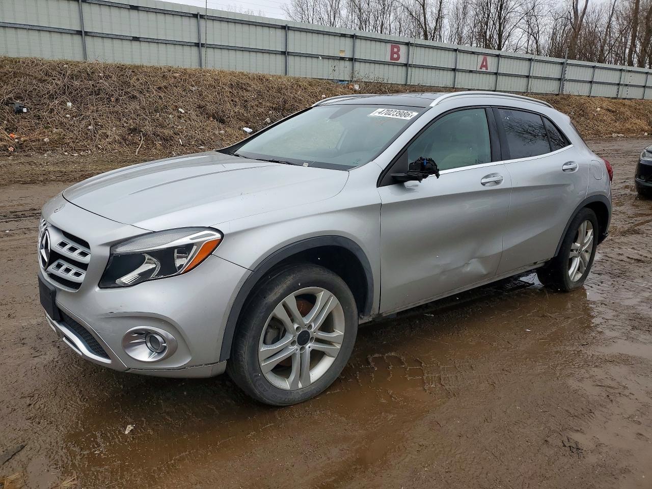 2018 Mercedes-Benz Gla 250 4Matic - zdjęcie główne