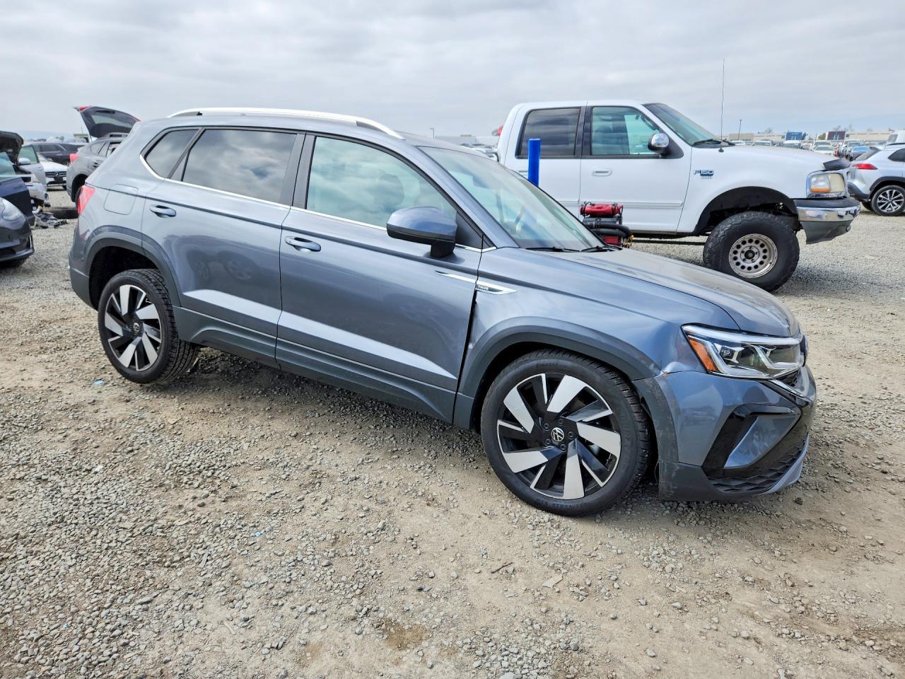 2024 Volkswagen Taos Sel - zdjęcie 4