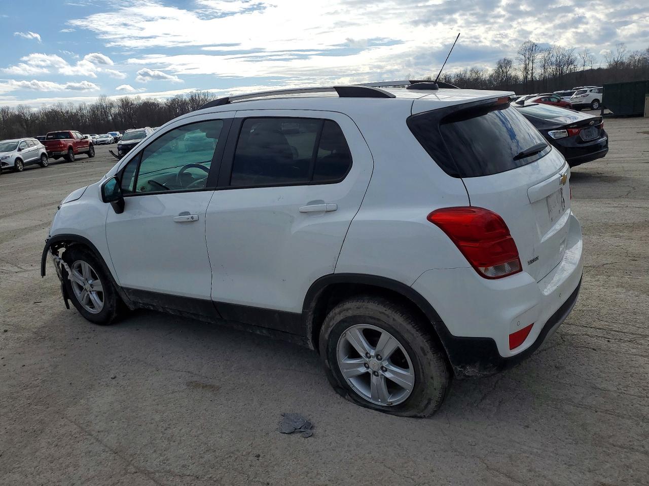 2021 Chevrolet Trax 1Lt - zdjęcie 2