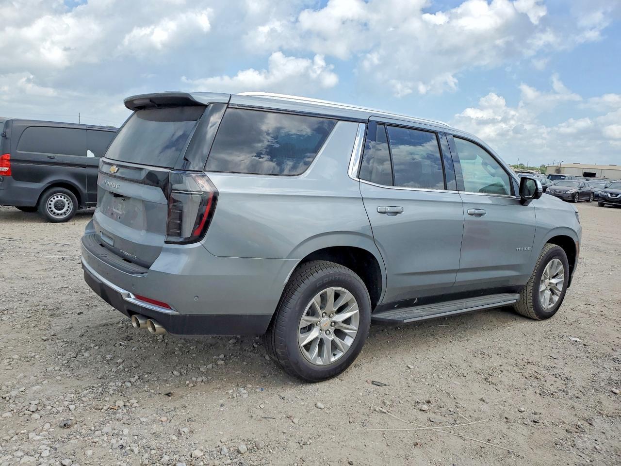 2026 Chevrolet Tahoe K1500 Premier - zdjęcie 3