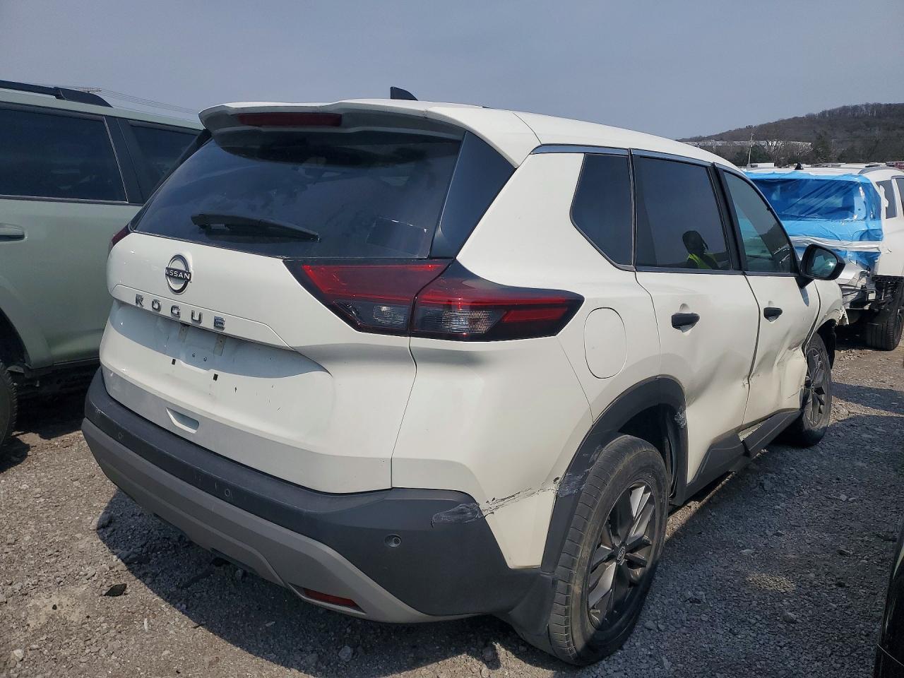 2023 Nissan Rogue S - zdjęcie 3
