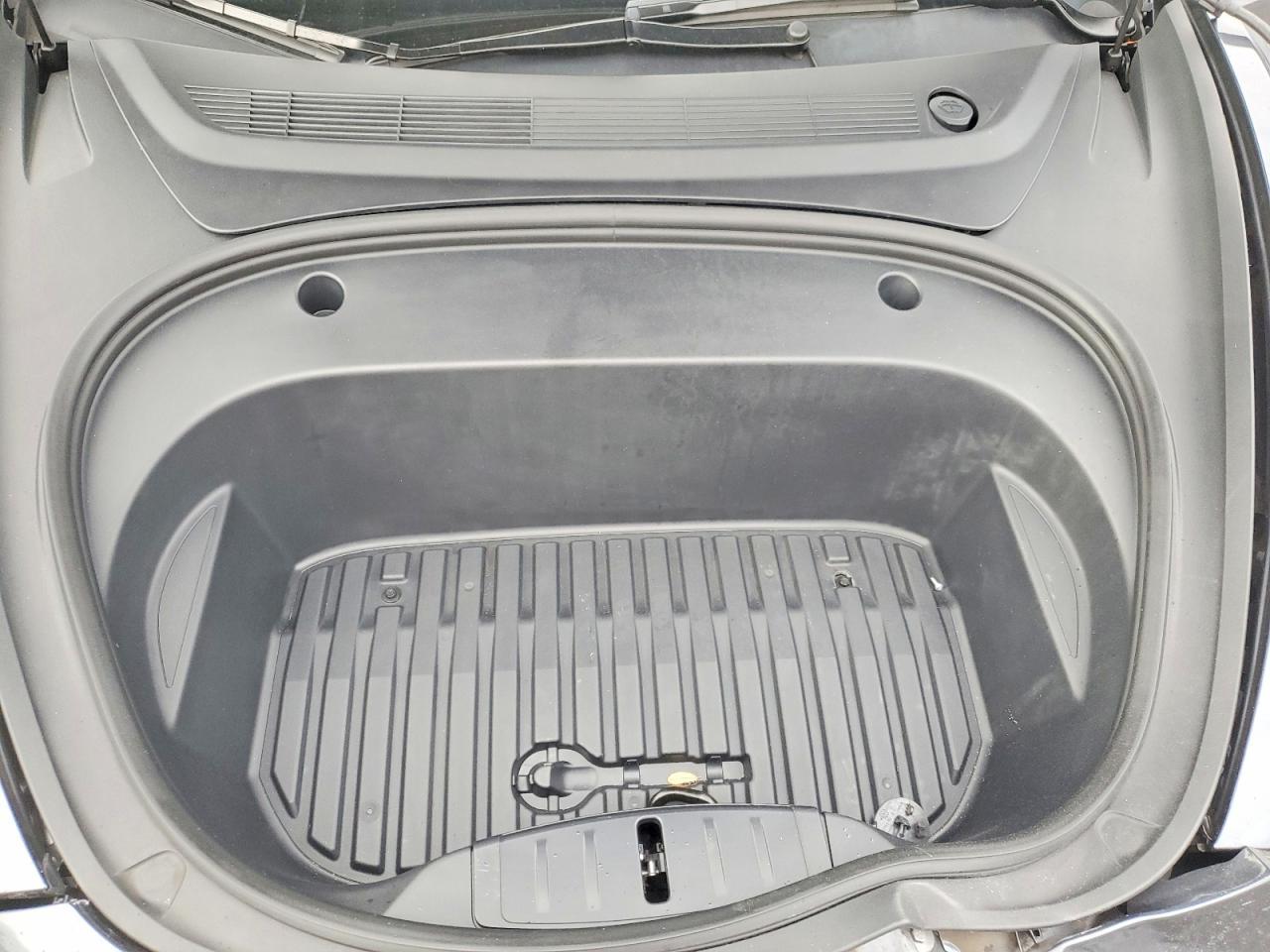 2023 Tesla Model 3 - zdjęcie 11