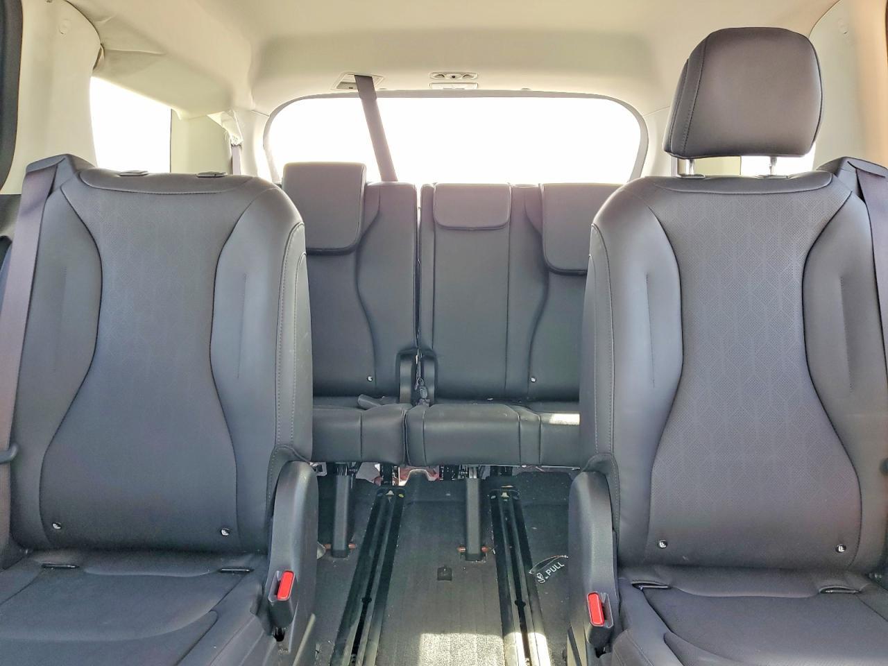 2023 Kia Carnival Lx - zdjęcie 10