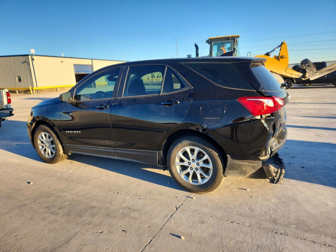 2020 Chevrolet Equinox Ls - zdjęcie 2