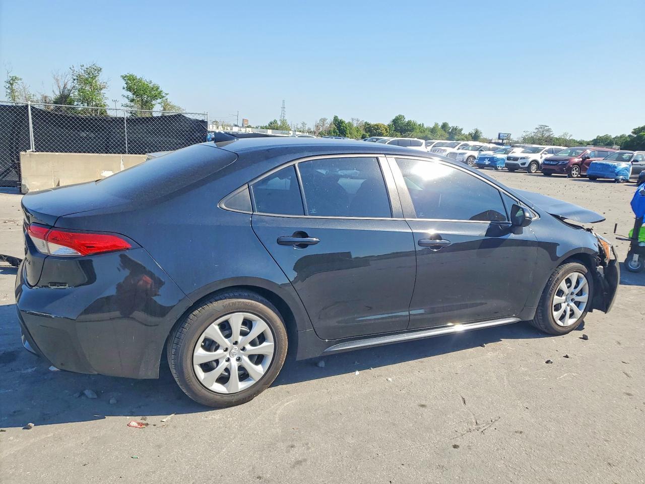 2021 Toyota Corolla Le - zdjęcie 3