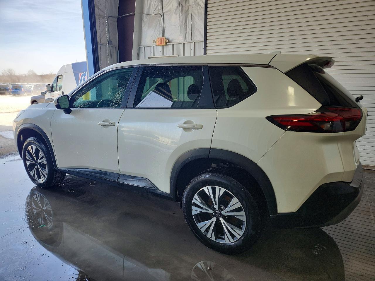 2022 Nissan Rogue Sv - zdjęcie 2