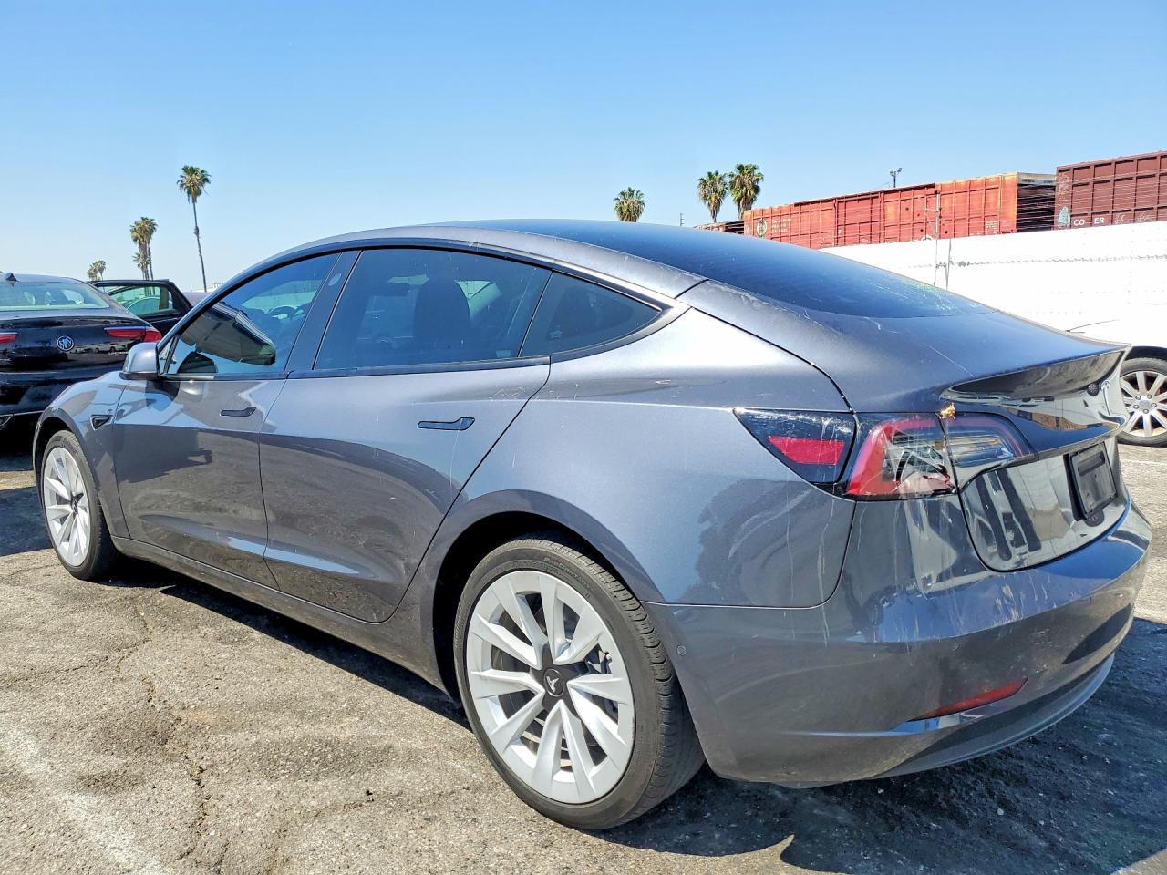 2022 Tesla Model 3 - zdjęcie 2